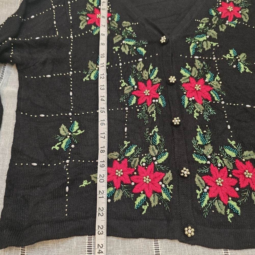 BP Designs Christmas Poinsettia Black Beaded Cardigan Sweater Size LARGE - Picture 6 of 8